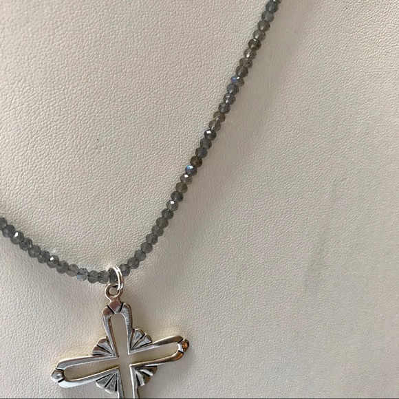 Labradorite and sterling silver cross necklace - Picture 5 of 5